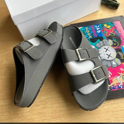 Balenciaga Men’s Slides – Bold Luxury Comfort