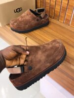 UGG Goldenstar Clog – Premium Comfort & Style