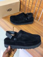 UGG Goldenstar Clog – Premium Comfort & Style