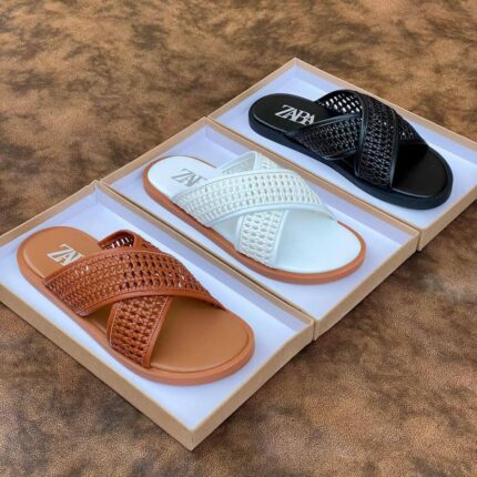 Zara Flat Slides – Sleek Everyday Style