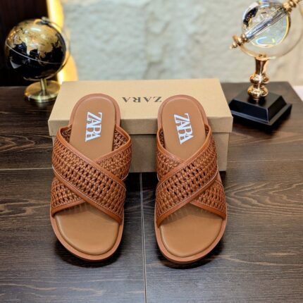 Zara Flat Slides – Sleek Everyday Style