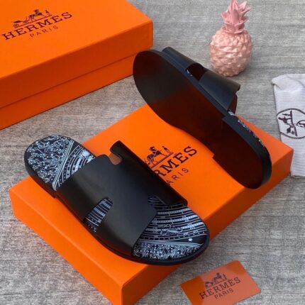 Hermès Izmir Men’s Sandals in Smooth Calfskin