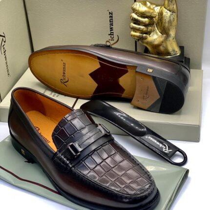 Crocodile-Embossed Leather Shoes with Buckle Strap