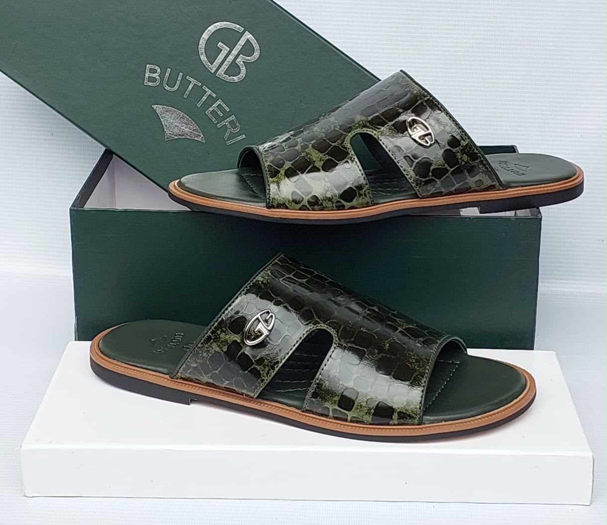 GB Butteri Men’s Green Crocodile-Embossed Leather Sandals GB Butteri Men’s Green Crocodile-Embossed Leather Sandals
