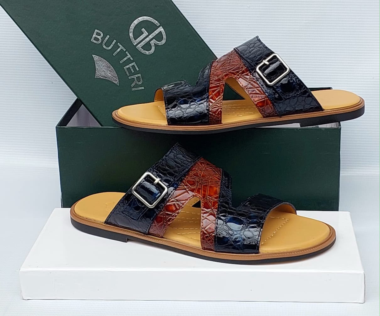 Men’s Crocodile-Embossed Leather Slippers with Buckle Men’s Crocodile-Embossed Leather Slippers with Buckle