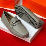 Tod’s Gommino Textured Leather Driving Loafers - Image 5