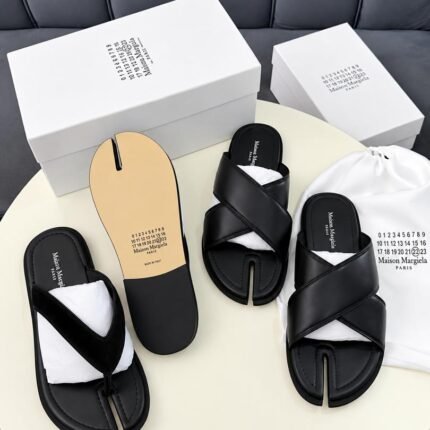 Maison Margiela Tabi Mens Black Leather Split Toe Sandals