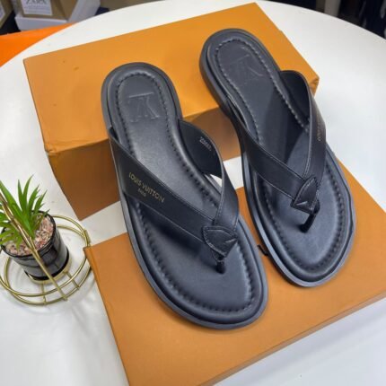 Louis Vuitton Mens Black Leather Signature Thong Sandals