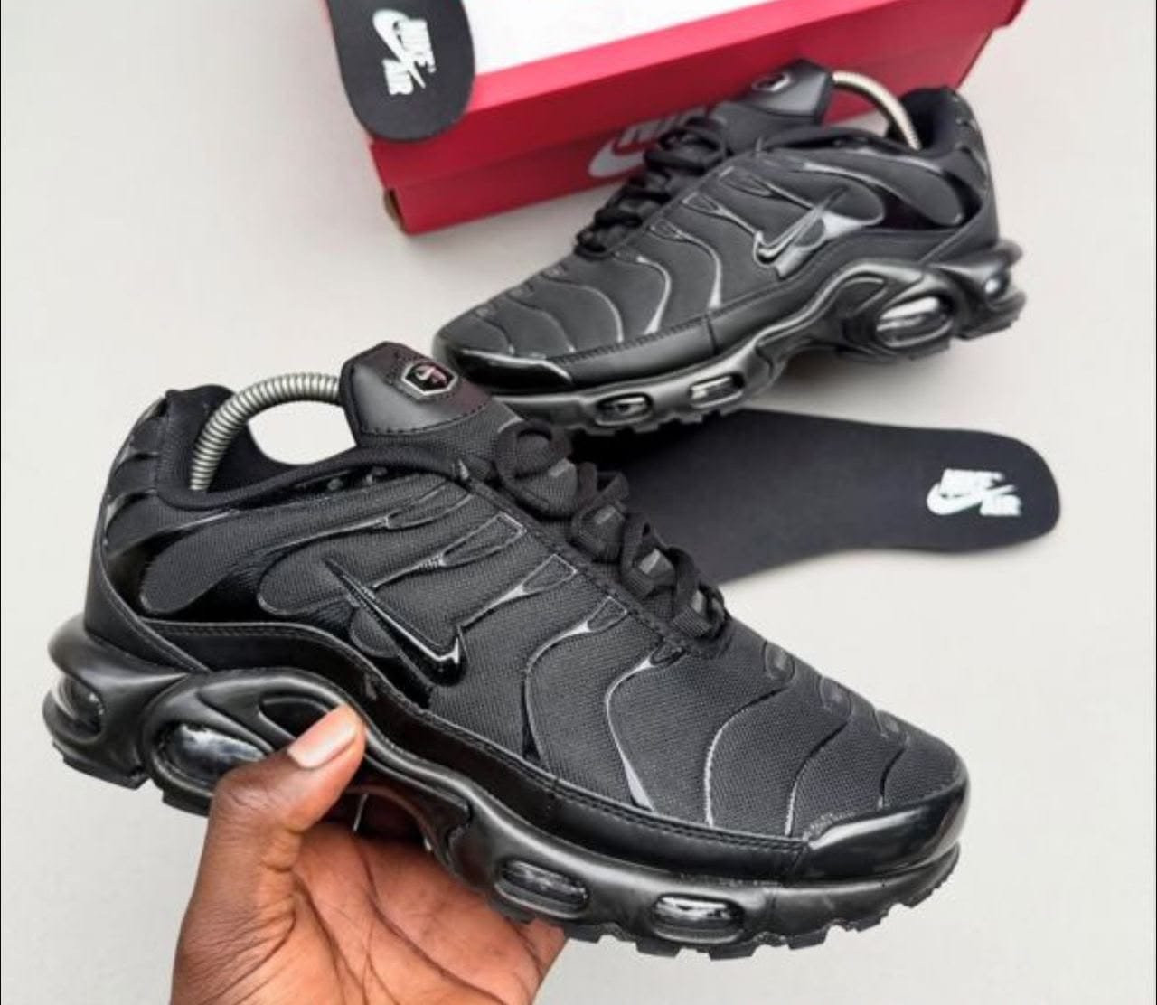 Nike Air Max Plus TN Triple Black Mens Mesh Sneakers Nigeria Nike Air Max Plus TN Triple Black Mens Mesh Sneakers Nigeria